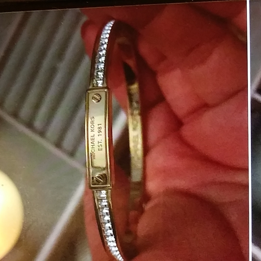 EUC. Michael kors gold bracelet.